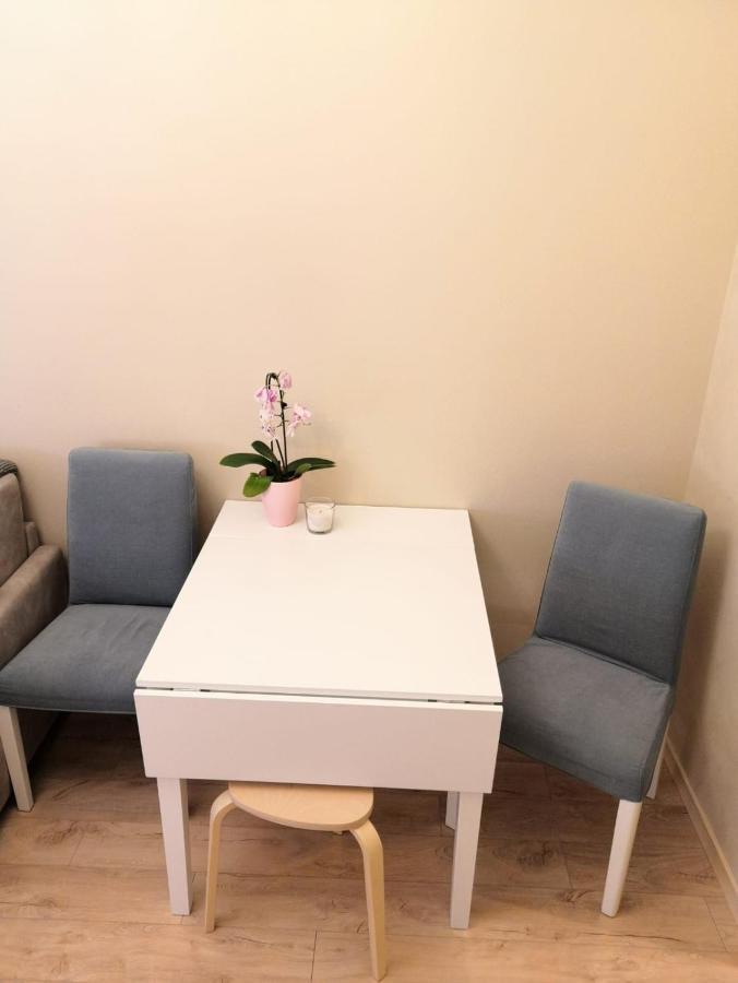 Cosy One Seperate Bedroom Apartment In City Center, Perfect For Family Trip. รีกา ภายนอก รูปภาพ